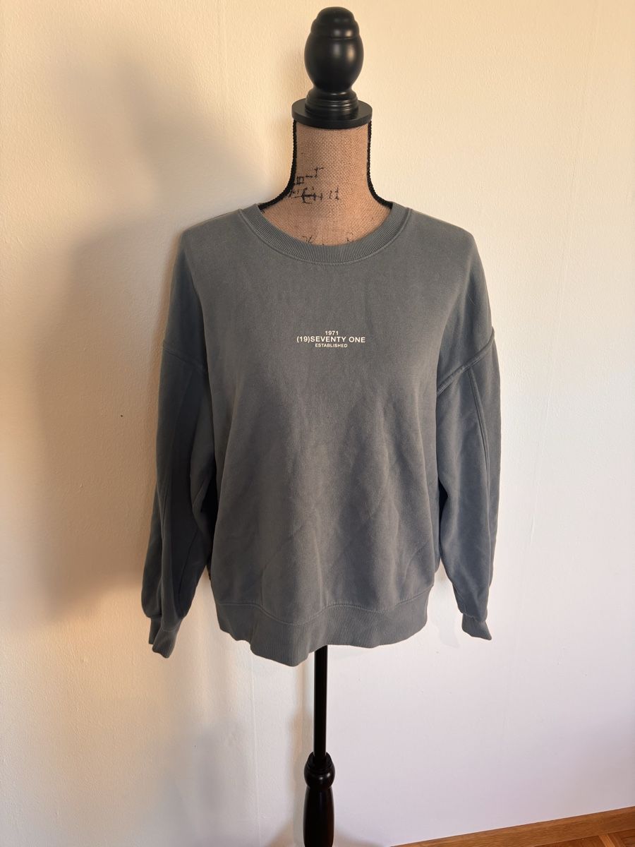 Maglioni & Felpe: Trendiger pullover, Oversize, perfekt für Herbst! – Usato da Fraubrunnen venduto da Sxhiina01 1