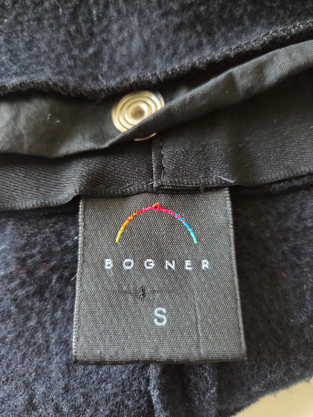 Bogner Hüte, Mützen & Caps: Schwarze Mütze von BOGNER – Gebraucht aus Oberrieden von Smart570 4