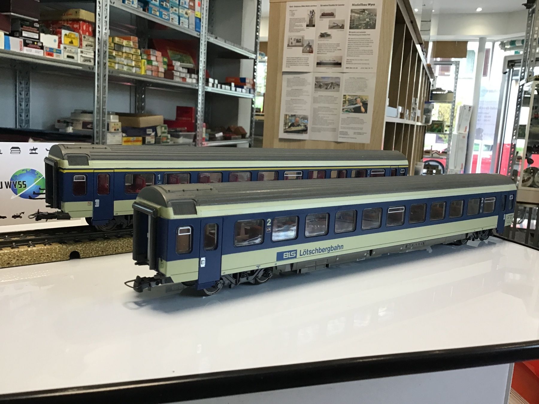 Roco Modellini di ferrovie: BLS Lötschbergbahn Wagen, 2X ROCO Spur H0 – Usato da Männedorf venduto da Spezial-Modelle