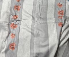 Stoff grau mit Blumen
