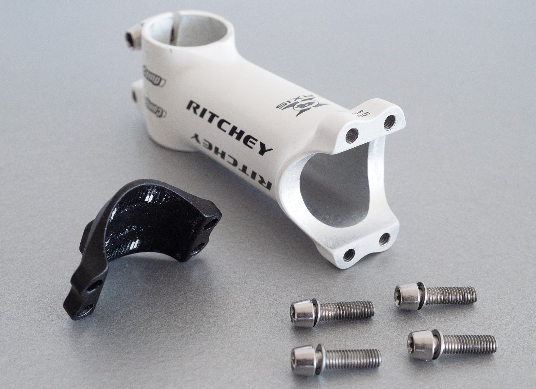 Ritchey Pezzi di ricambio: Vorbau Ritchey 4-Axis Comp weiss 100mm – Usato da Hinwil venduto da Ruha2 1