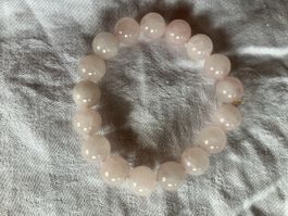 Armband aus Rosenquarzkugeln
