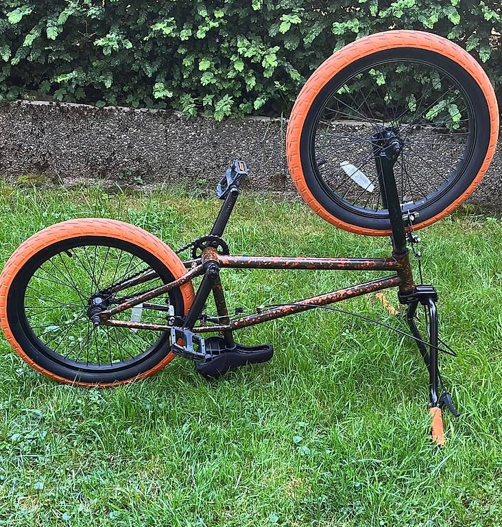 Vélos: Schwarz-Oranges BMX – D'occasion à Rüti ZH par san_d7tx 2