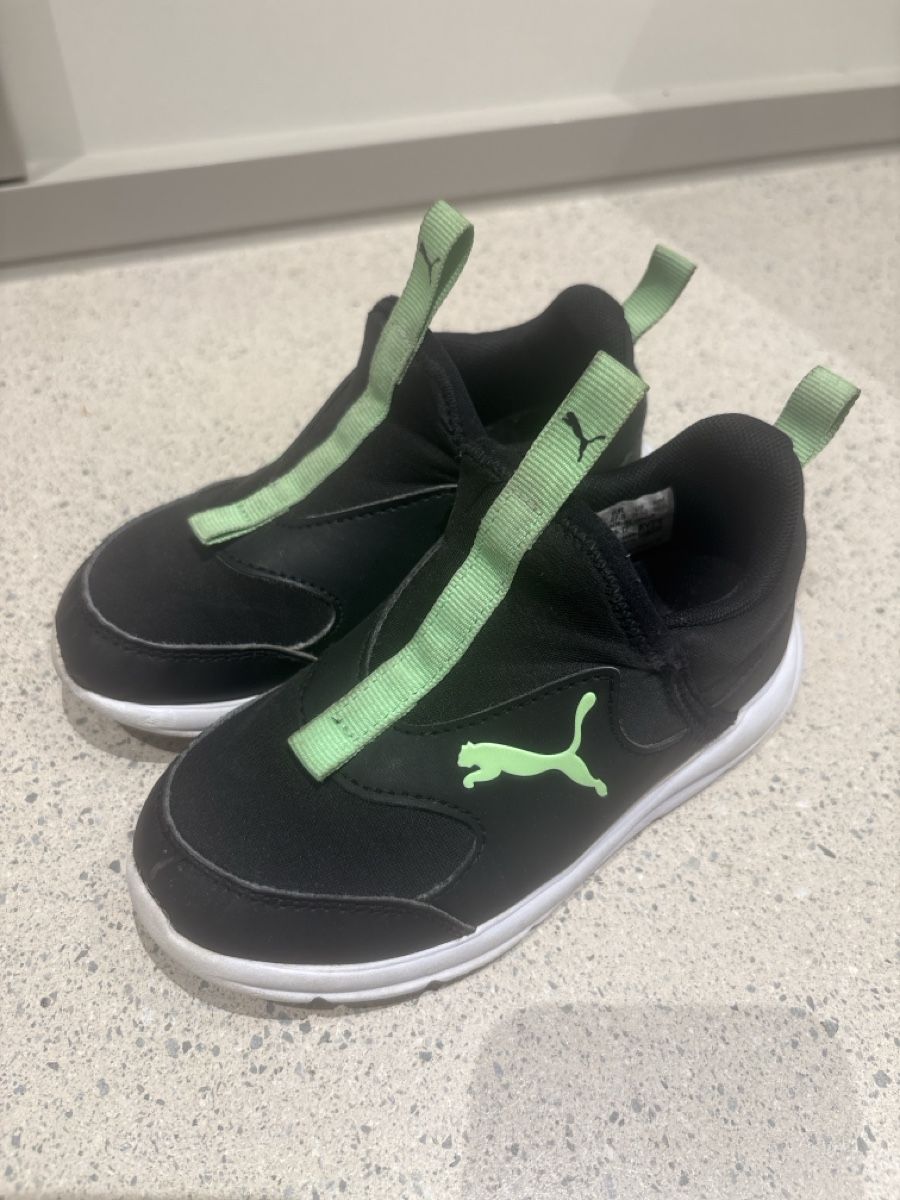 Puma Scarpe per ragazzi: PUMA Kinderschuhe Größe 27.5  16.8cm – Usato da Chur venduto da yin_rb5y