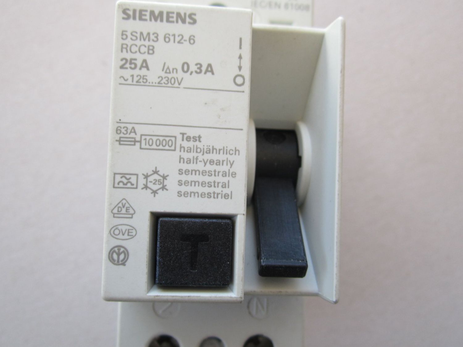 Siemens Interruttori: 1pol. FI Schutzschalter 25Amp. / 30mA – Usato da Zuchwil venduto da Bobi11 1