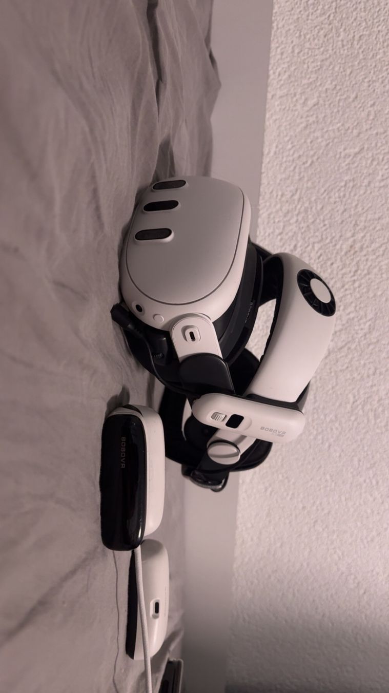 Meta VR Brille: Mets quest 3 – Neu und originalverpackt aus Grandvaux von oli_758f 9