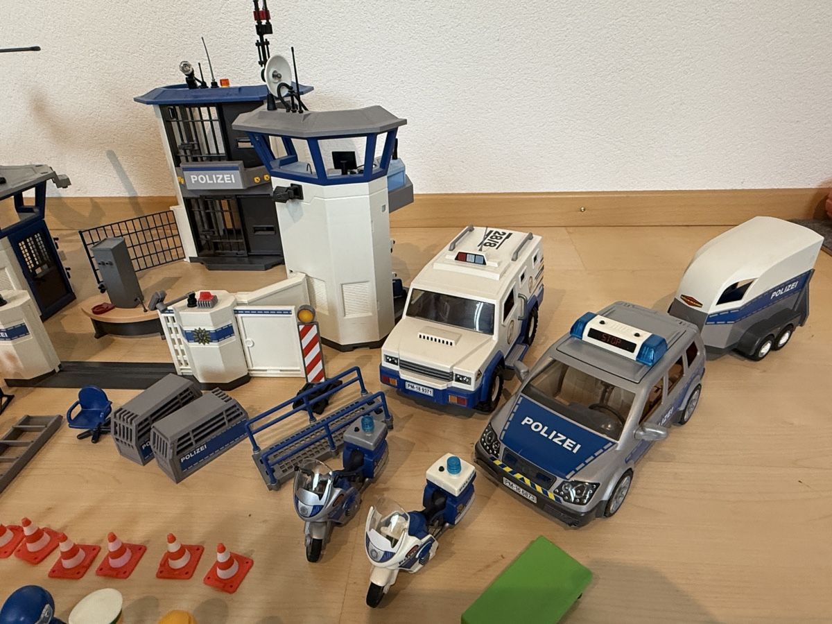 Playmobil Giocattoli: Playmobil Polizei City Action – Usato da Kaiseraugst venduto da FlohmarktMassa 4