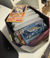 Volle Box Pokemon Karten Sammlung