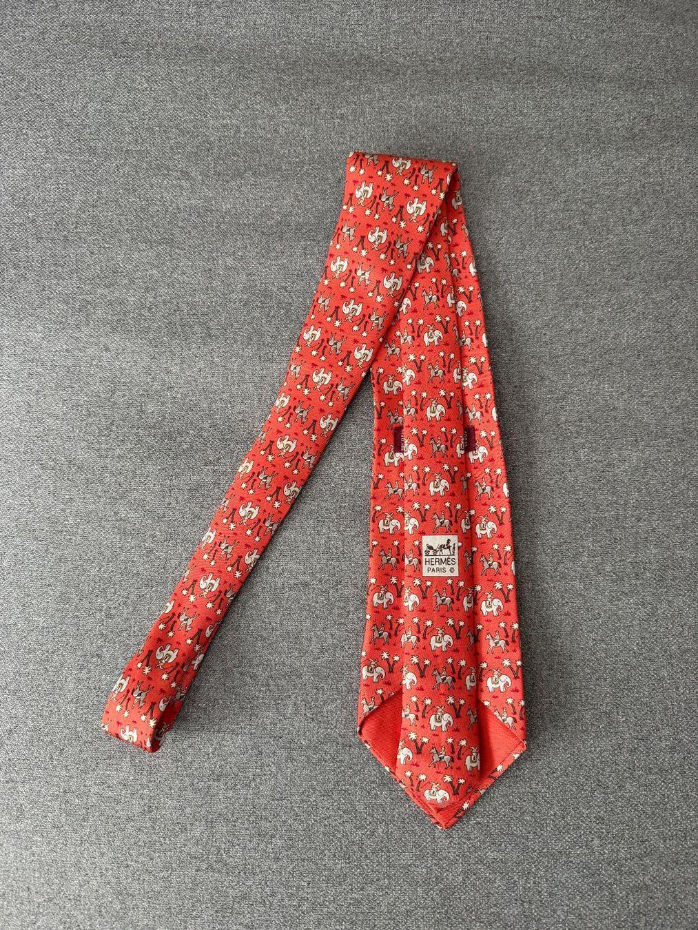 Hermès Cravatte: Cravate Hermès rouge – Usato da Genève venduto da Red_dot 1