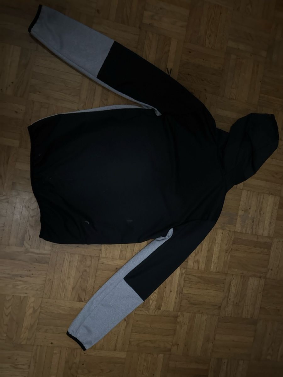 Nike Jacken: nike tech gris noir – Gebraucht aus Fribourg von bar_q2pw 1