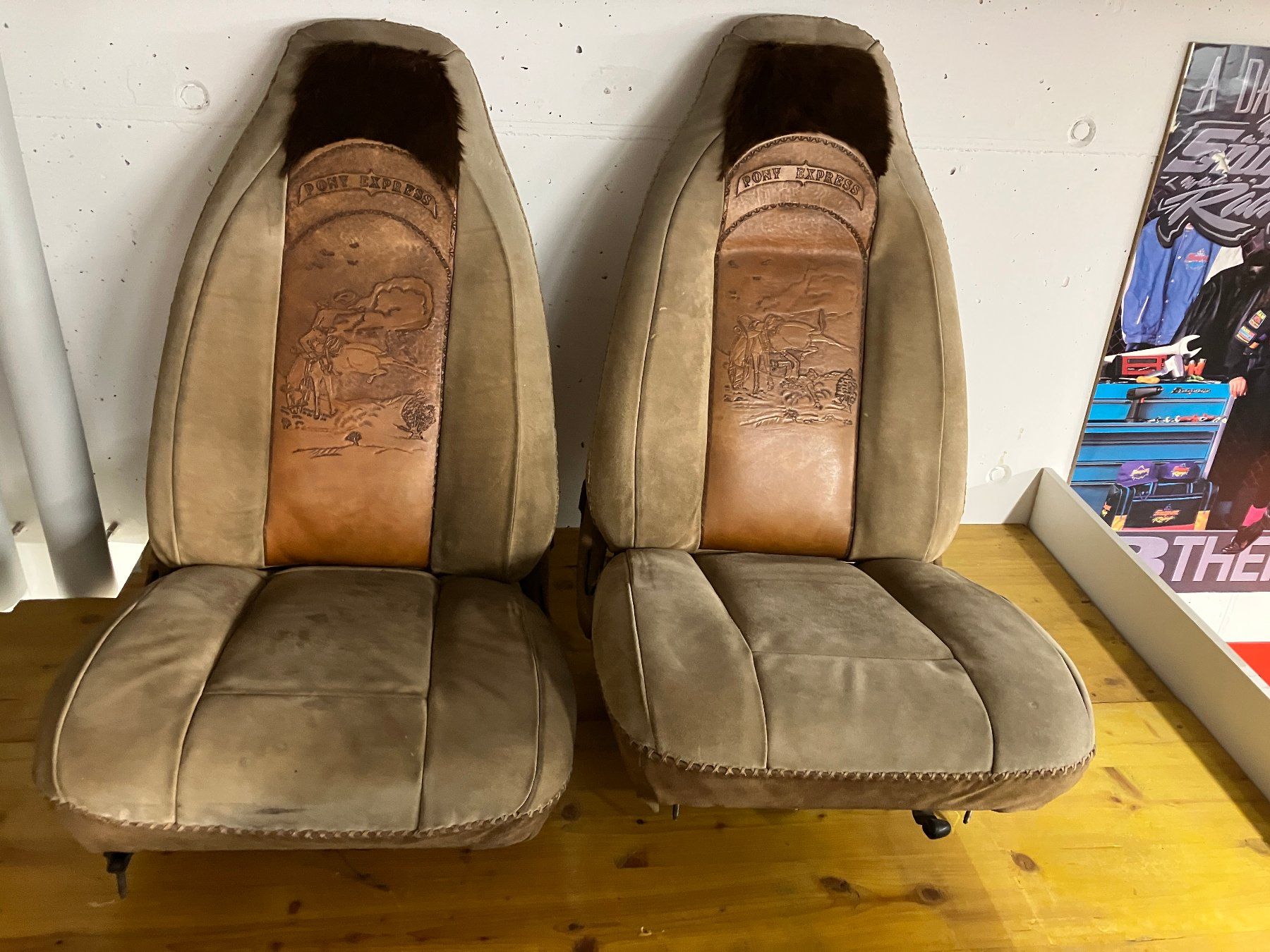 Tabourets: Autositz / Barhocker Western Style – D'occasion à Steinhausen par 351bb