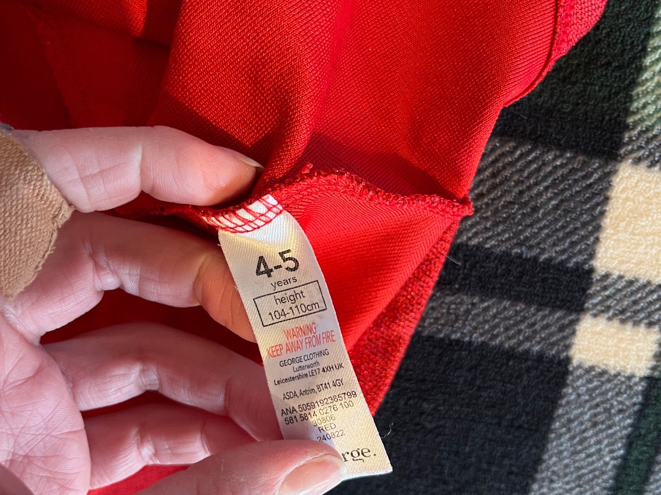 Vestiti & Gonne: rotes Glitzerkleid, Größe 104 – Usato da Umiken venduto da deb_57xk 3