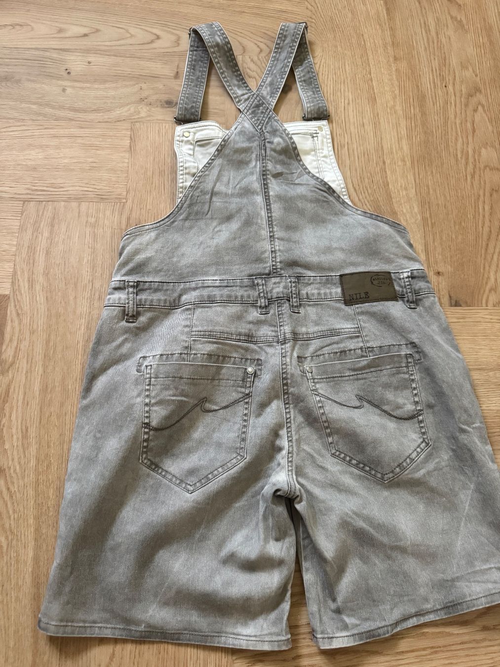 Jumpsuits: NILE LATZHOSE KURZ GR. S – Gebraucht aus Walperswil von So1me25 1