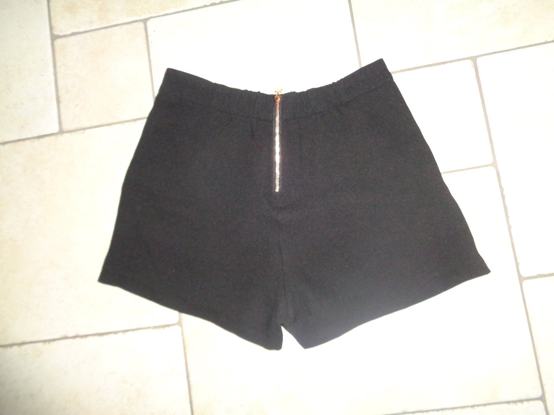 Pantaloni: Shorts  Amisu  Grösse 36 – Usato da Kreuzlingen venduto da Robi-2003 3