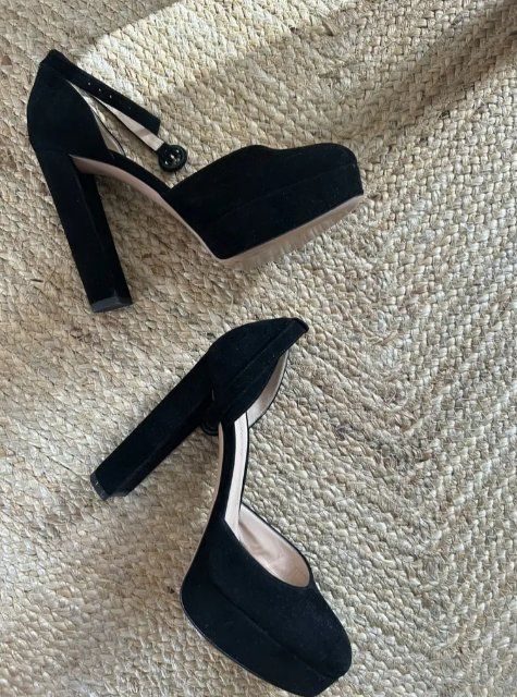 Gianvito Rossi Scarpe da donna: Chaussures à talons à plateforme Gianvito Rossi – Usato da St. Ursen venduto da kat_g8z5 1