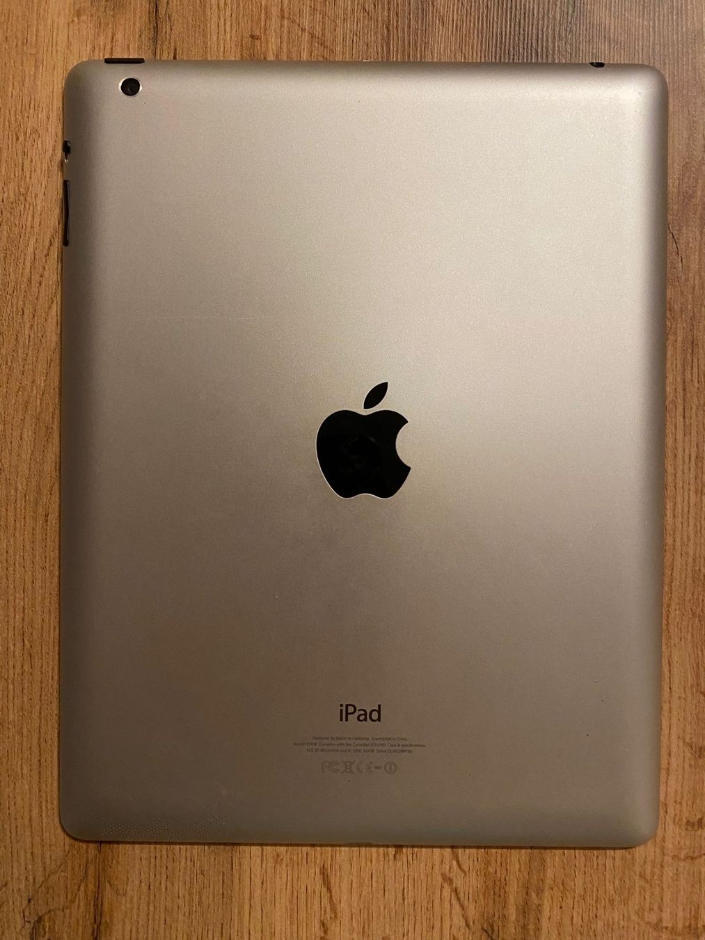 Apple Tablet PC: iPad (Model A1458) - 16 GB – Usato da Uster venduto da faandrei 1