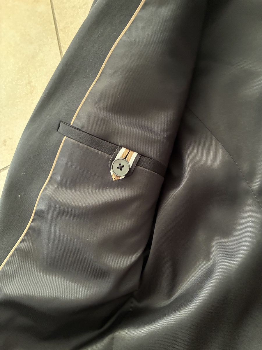 Costumes, combinaisons de sport et fonctionnelles: Boss Herren Anzug – D'occasion à Volketswil par casertana 3
