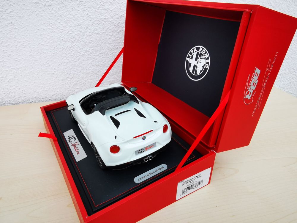 32107 Alfa Romeo Spider 916 Veloce Black Ricko 1/18