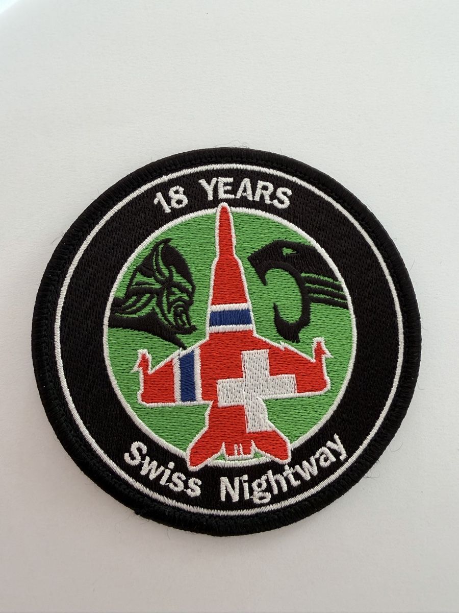 Schweizer Armee Plaketten & Abzeichen: Fighter Squadron 18 Nightway Anniversary patch  – Gebraucht aus Chamoson von Lio_Rey