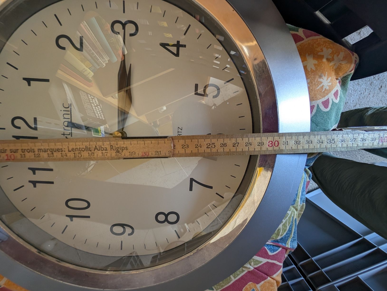 Orologi: Wanduhr Intertronic  – Usato da Bern venduto da berneroberlaenderin 1
