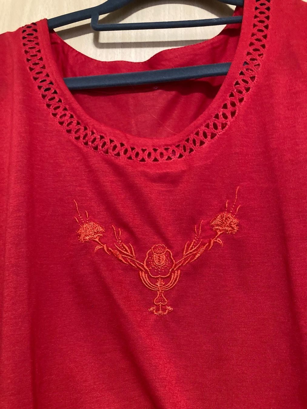 Blusen: Rote Bluse Gr XL – Gebraucht aus Thun von Vans_98 2