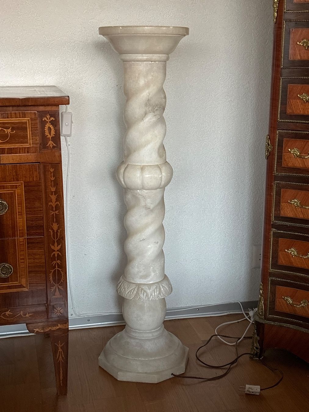 Altro in Decorazioni & Accessori: Antike Napoleon lll Marmorsäule beleuchtet – Usato da Thun venduto da Studi1974