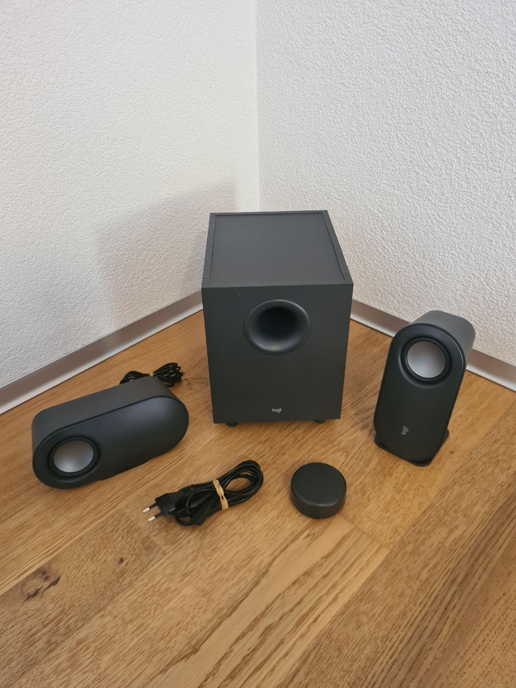 Logitech Lautsprecher: Logi Z407 Bluetooth Computer Speakers with Subwofer – Gebraucht aus Corgémont von Lostronome