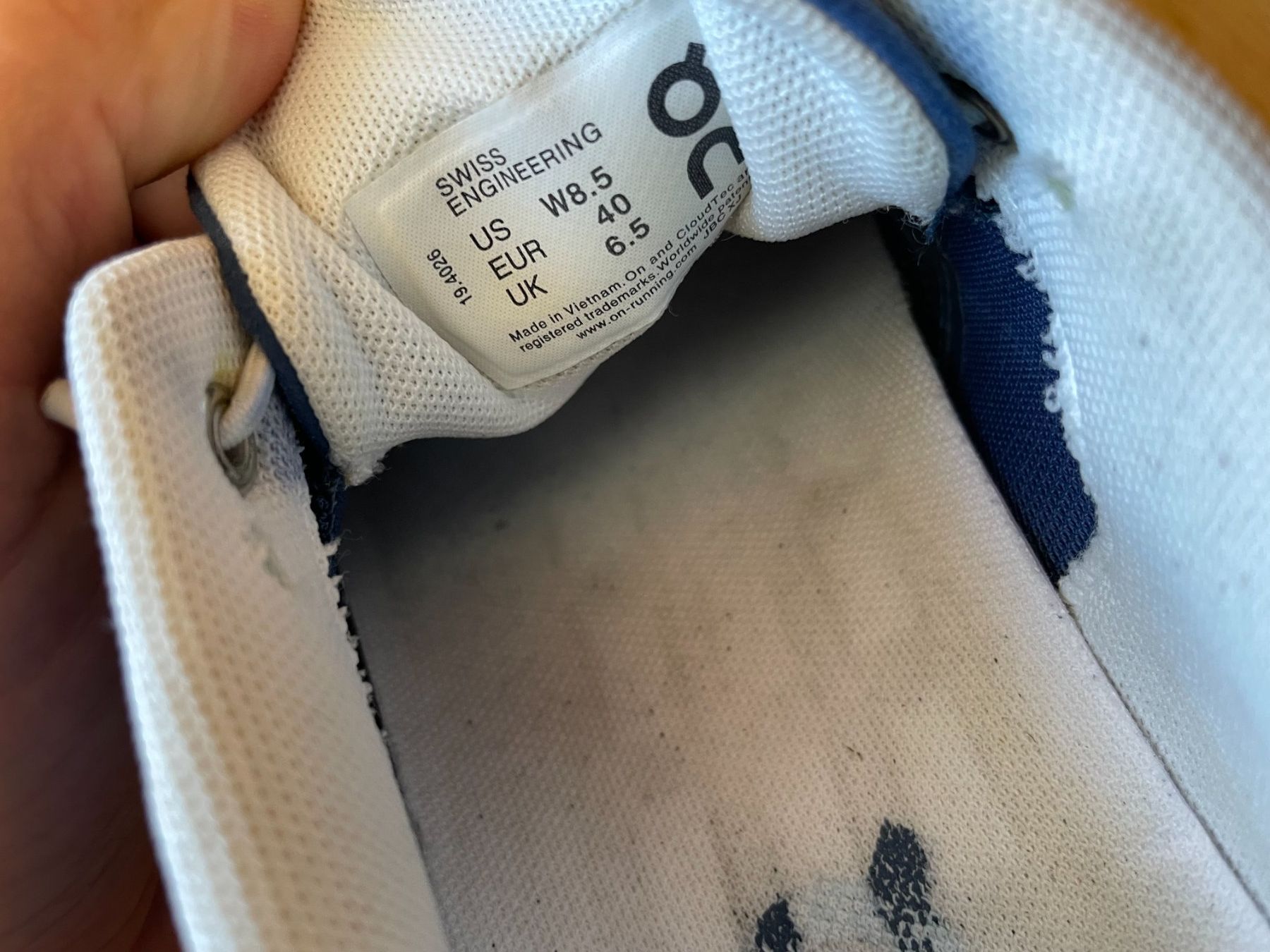 On Scarpe da donna: On Cloud Damenschuhe  blau Grösse 40 – Usato da Bern venduto da dmy_n82l 7