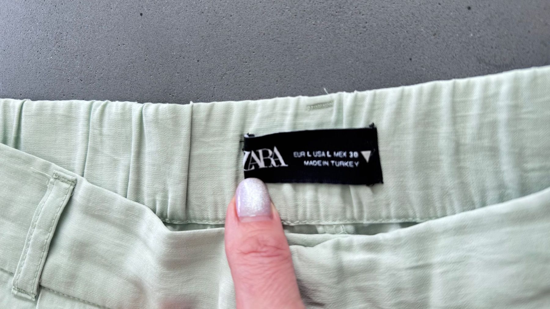 Zara Pantaloni: Zara Shorts Gr. L – Usato da Solothurn venduto da Manjascha 2