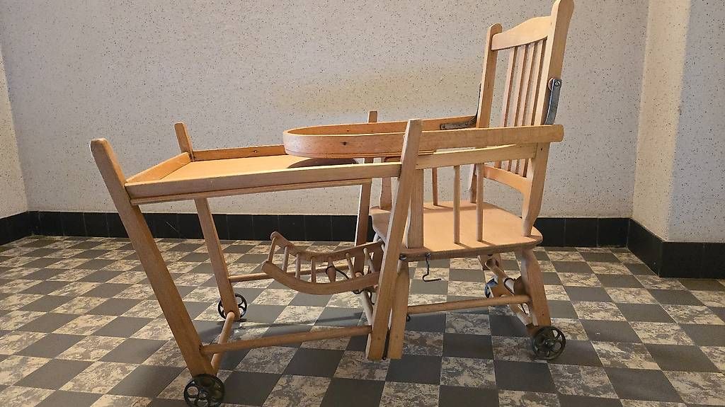 Seggioloni: Kinderhochsitz verstellbar antik – Usato da Spiegel b. Bern venduto da Gerber100 3