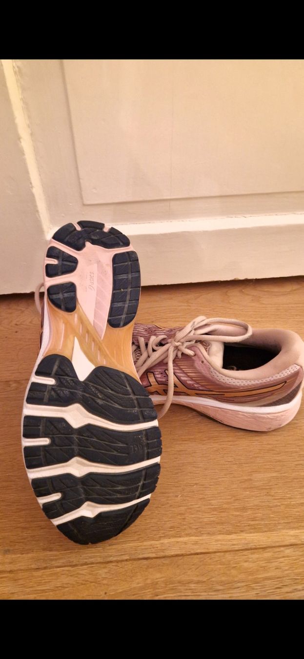Asics Scarpe da donna: Asics GT 2000 – Usato da Zürich venduto da lilu010 1