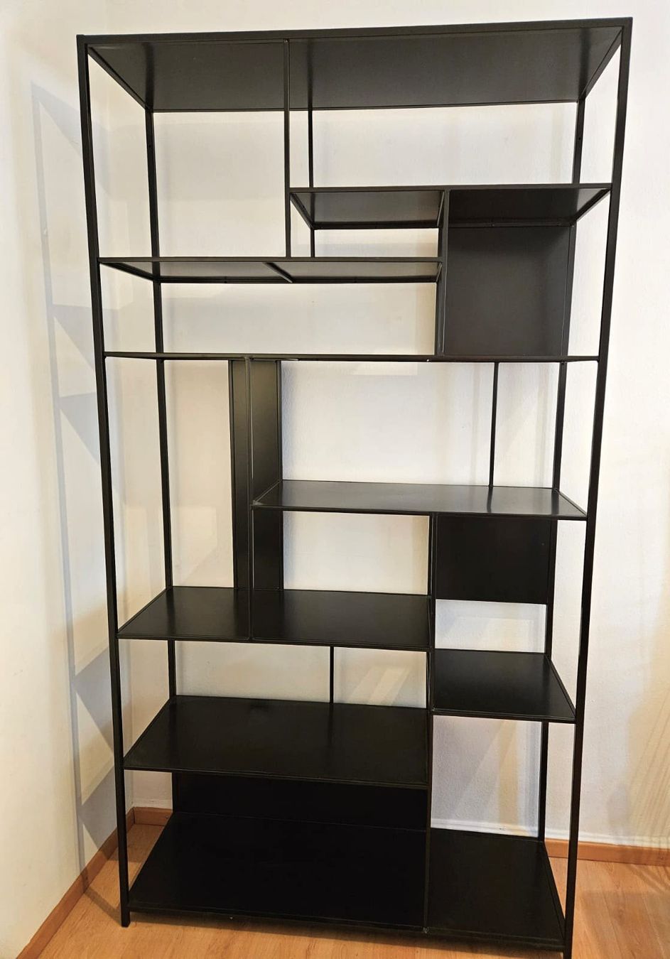 Scaffali: Stylisches schwarzes Stahlregal – Usato da Zürich venduto da LaTallia 2