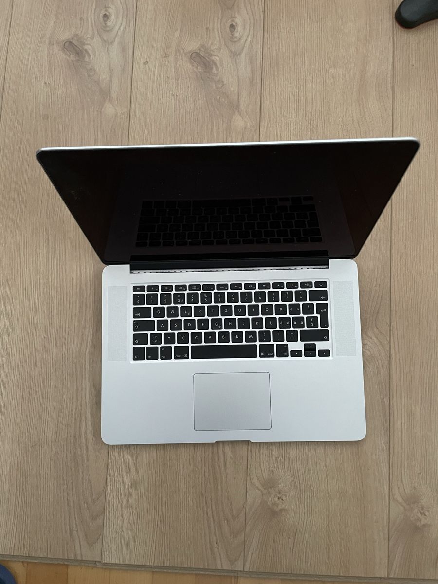 Apple Notebook: Macbook Pro – Usato da Chur venduto da har_8rcm 1