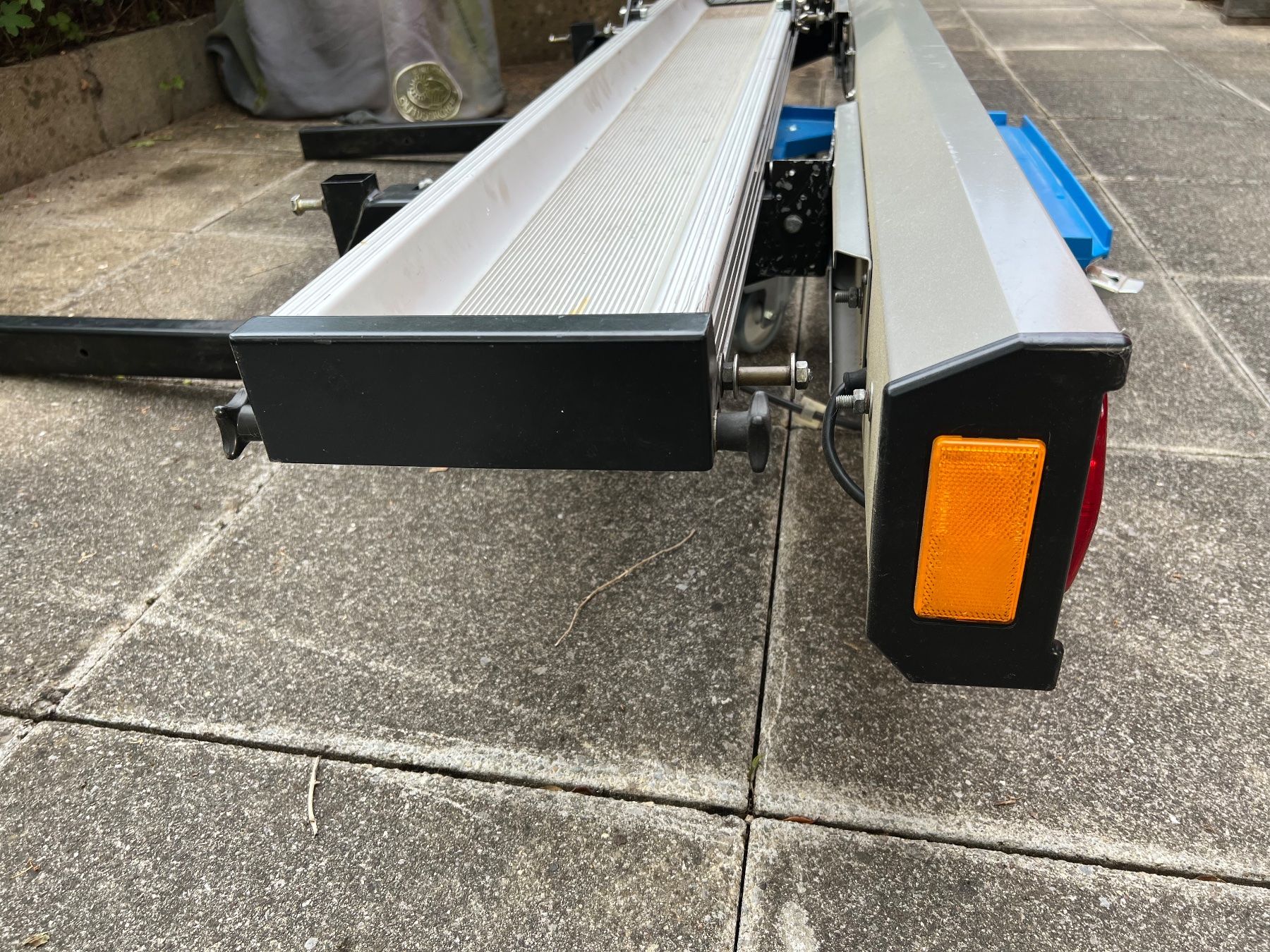 Balken: SAWIKO Makro Roller-/Motorradträger <150 kg, mit Beleuchtung – Gebraucht aus Binningen von luxx38 3