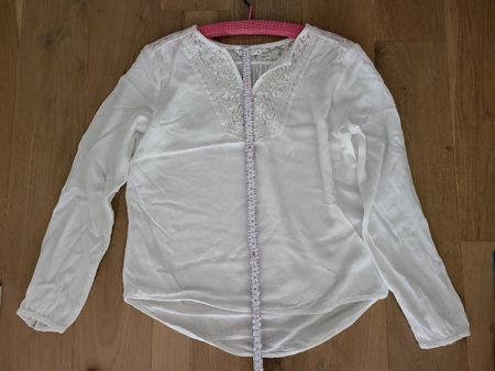 Sweatshirt / leichter Pullover mit Stickerei S/M