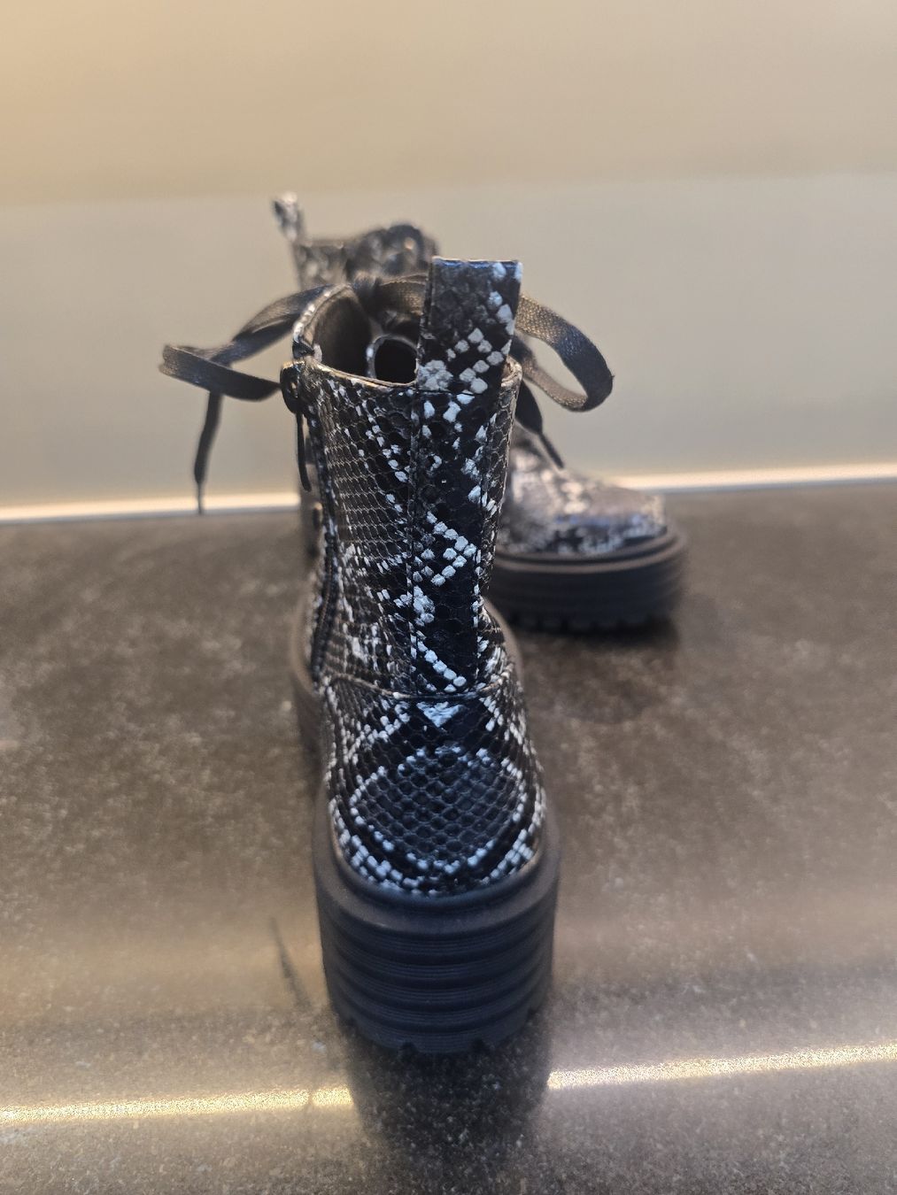 Scarpe da donna: Raid Boots in Grösse 37 - NEU – Nuovo (secondo la descrizione) da Hägglingen venduto da Raff_Ella 2