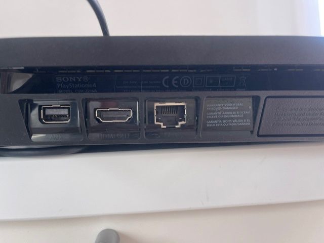 Sony Console: Sony Playstation 4 mit 1 Controller – Usato da Aesch ZH venduto da niro007 2