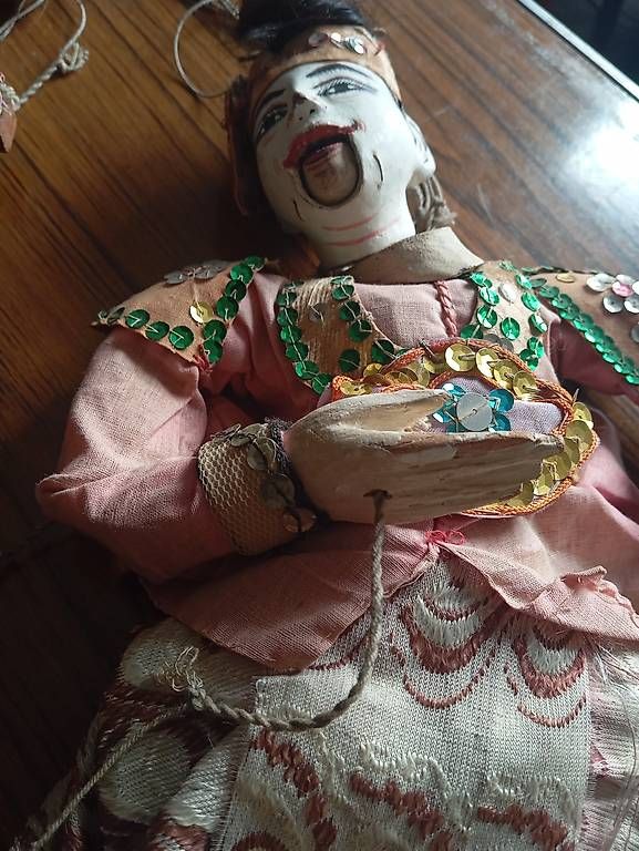 Bambole: Antike Marionette Asien – Usato da Basel venduto da Petergunn 2