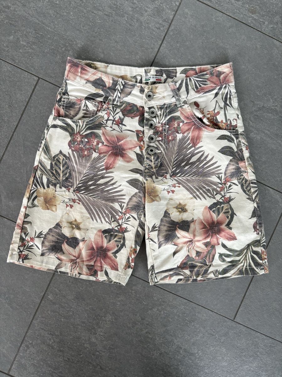 Pantaloni: Floral shorts – Usato da Oberdorf SO venduto da retowolf