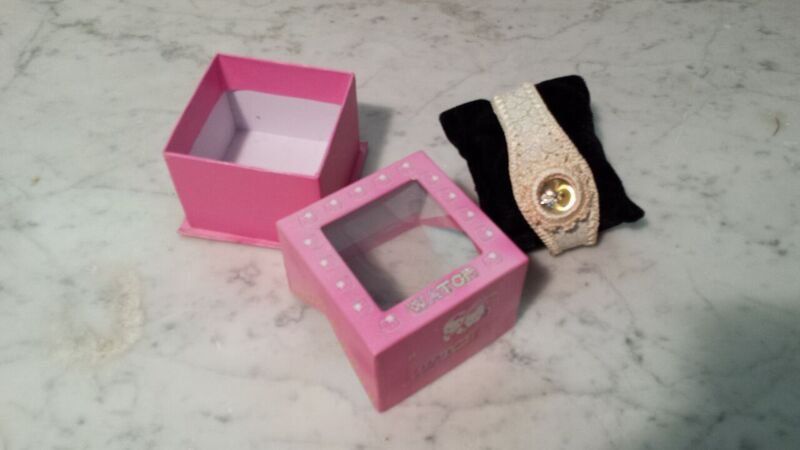 Bracciali & Braccialetti: Weihnachtsgeschenk?!  Hello Kitty Armbanduhr – Nuovo (secondo la descrizione) da Adliswil venduto da Yokozok