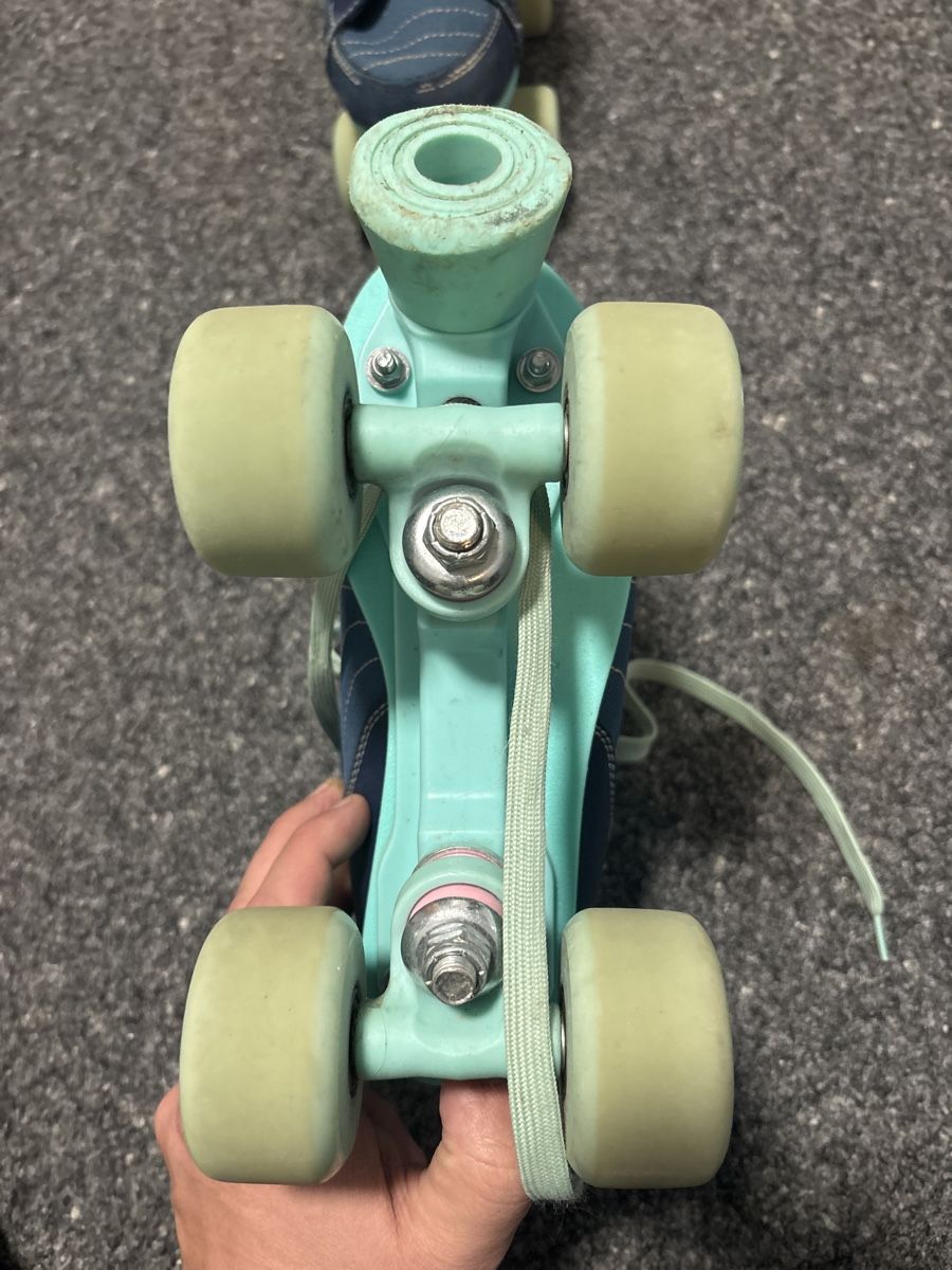 Rio Roller Pattini in linea & Pattini a rotelle: Rio Roller, Gr. 35, Rollschuhe, Mädchen, türkis – Usato da Winterthur venduto da Ticinese79 9