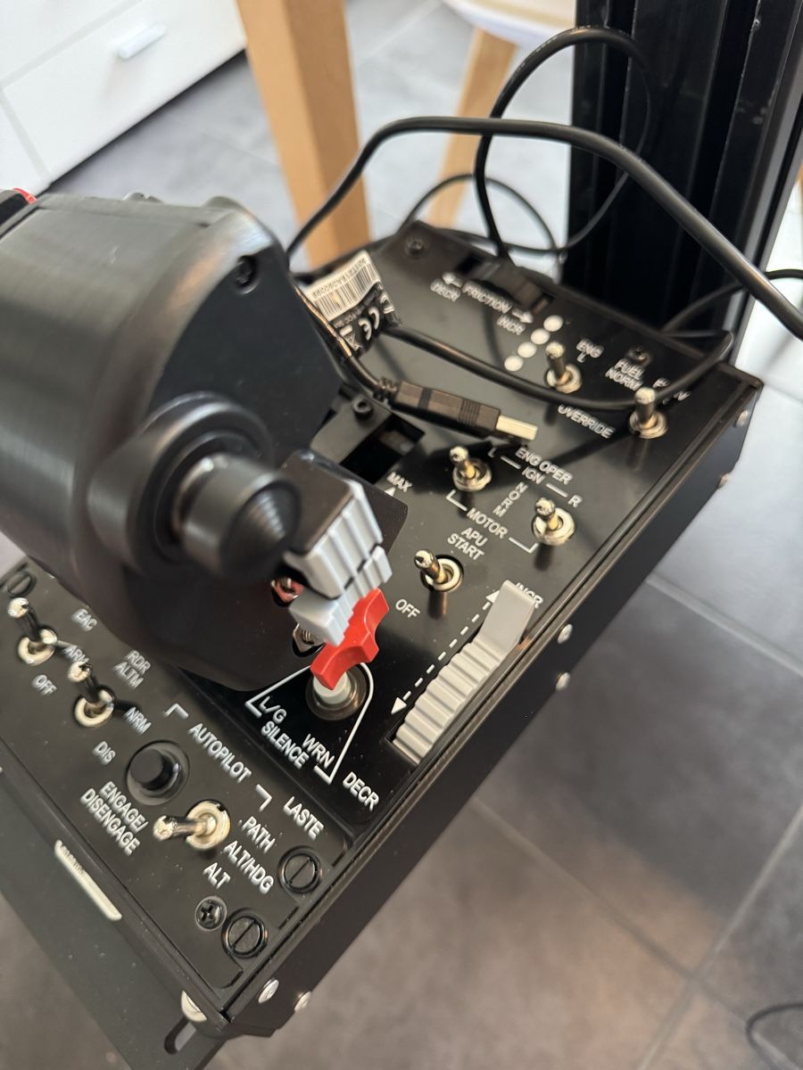 Thrustmaster Controller: Thrustmaster Joystick Hotas Warthog with Desk Mount  – Nuovo (secondo la descrizione) da Epalinges venduto da wil_f 3