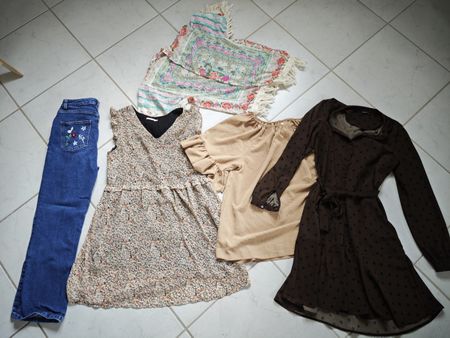 Kleiderpaket Grösse S Jeans, Kleider, Bluse, Jäckli