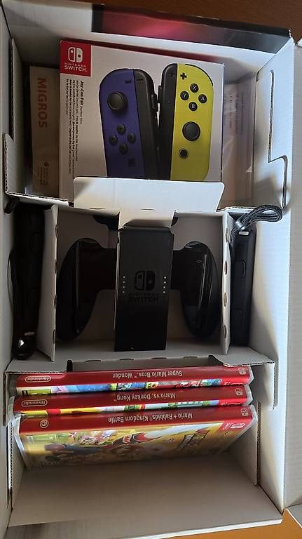 Konsolen: Nintendo Switch Complet mit 3 Spielen  – Gebraucht aus Luzern von 40carti 3