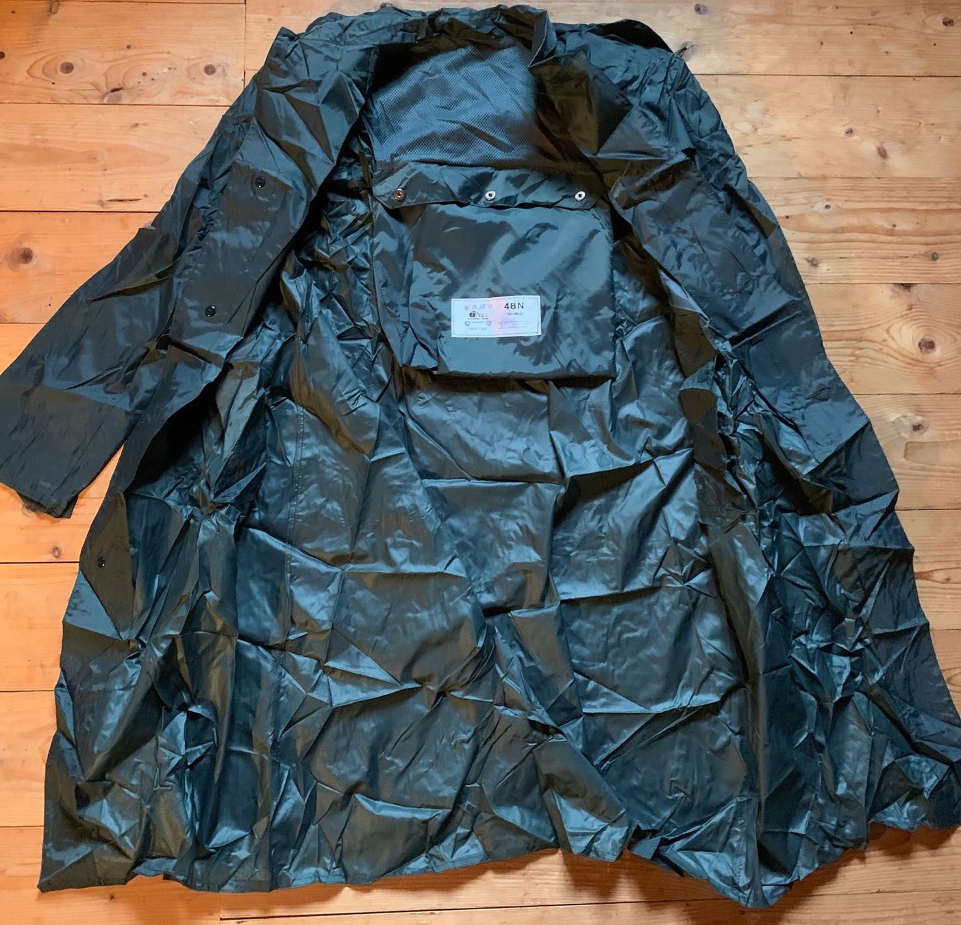 Schweizer Armee Cappotti: Regenschutz der CH Armee Grösse 48N – Usato da Goldingen venduto da Bergler012 1