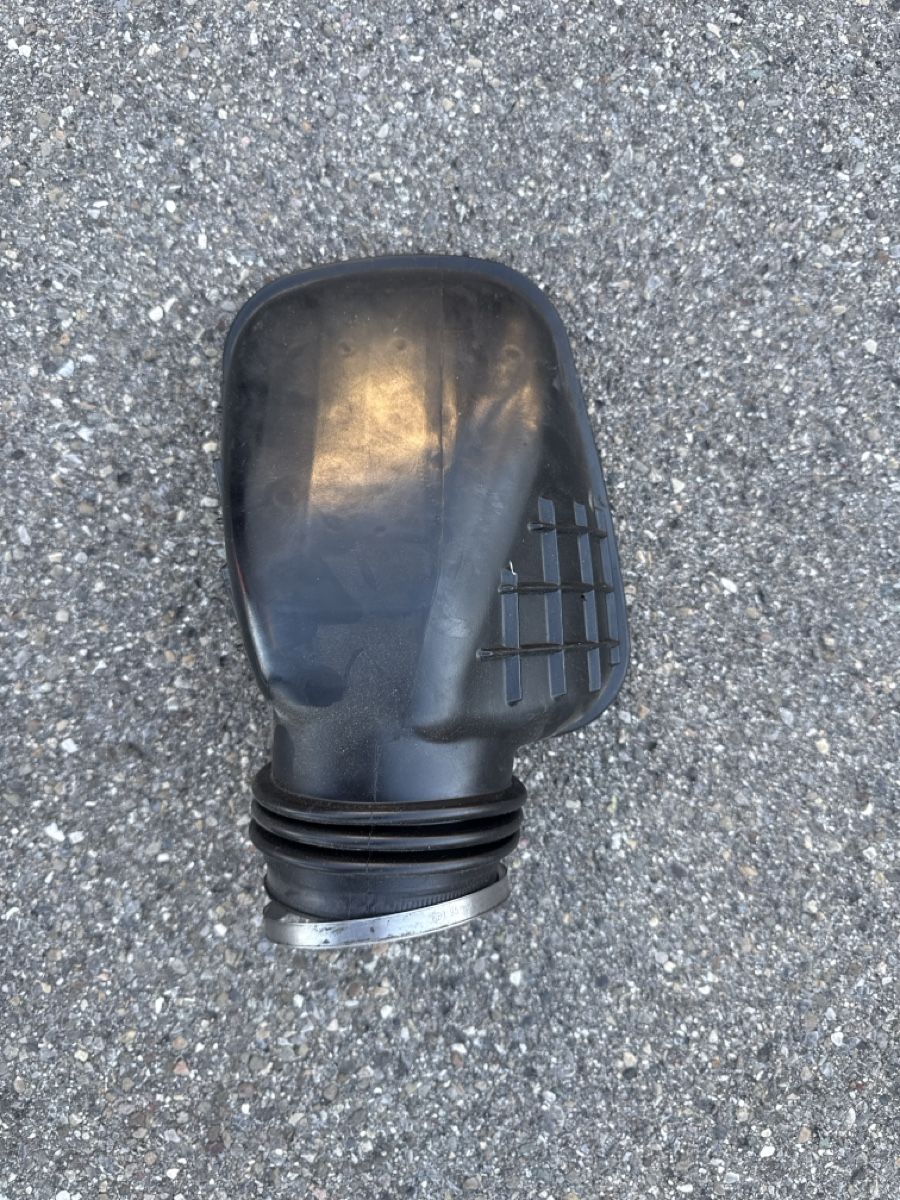 BMW Tutti pezzi di ricambio auto: BMW E36 M3 Ansaug Gummi – Usato da Gossau ZH venduto da fabio024