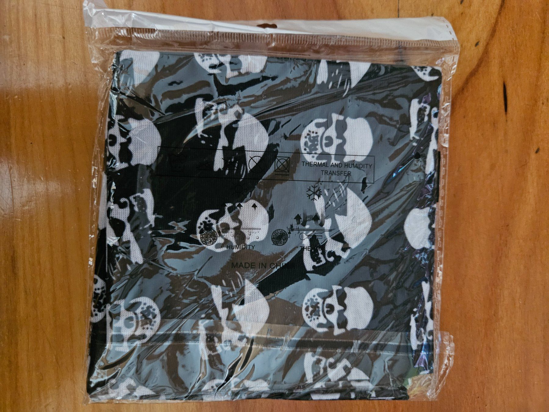 Foulard & Sciarpe: Schlauchtuch Bandana Halstuch – Nuovo e nell'imballaggio originale da St.Gallenkappel venduto da RocknSkull 2