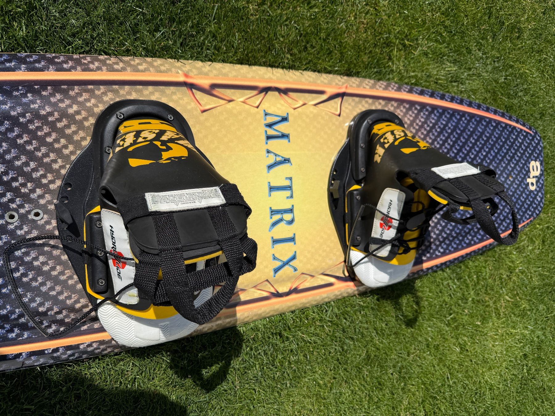 Tavole da surf e di nuoto: HydroSlide Matrix Wakeboard 140 cm inkl. Bindungen – Usato da Russikon venduto da Valimar_151 2