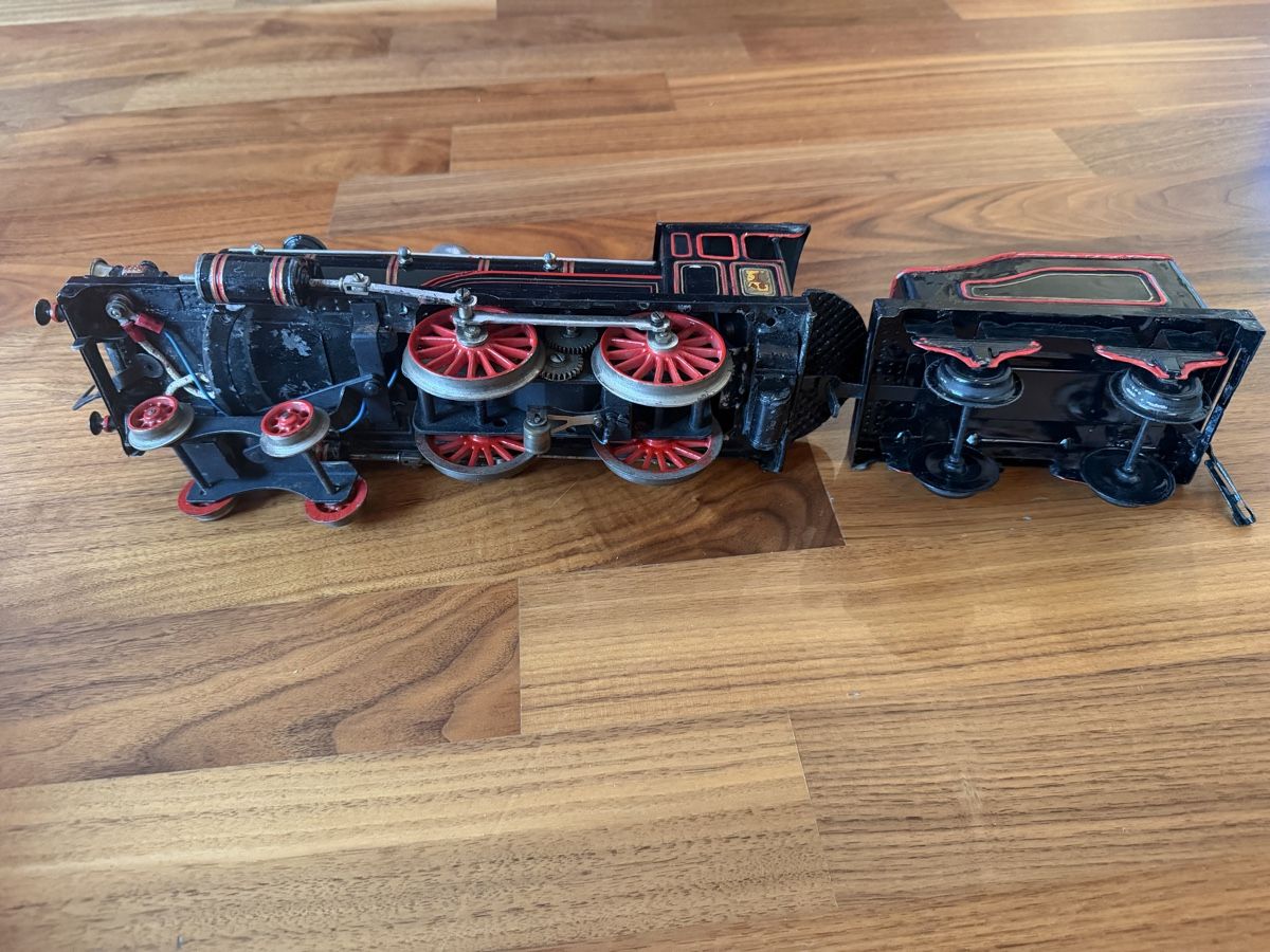 Märklin Modellini di ferrovie: Märklin Dampflok 2-2-0, 34 Volt G.L – Difettoso da Jona venduto da vallu_94 1