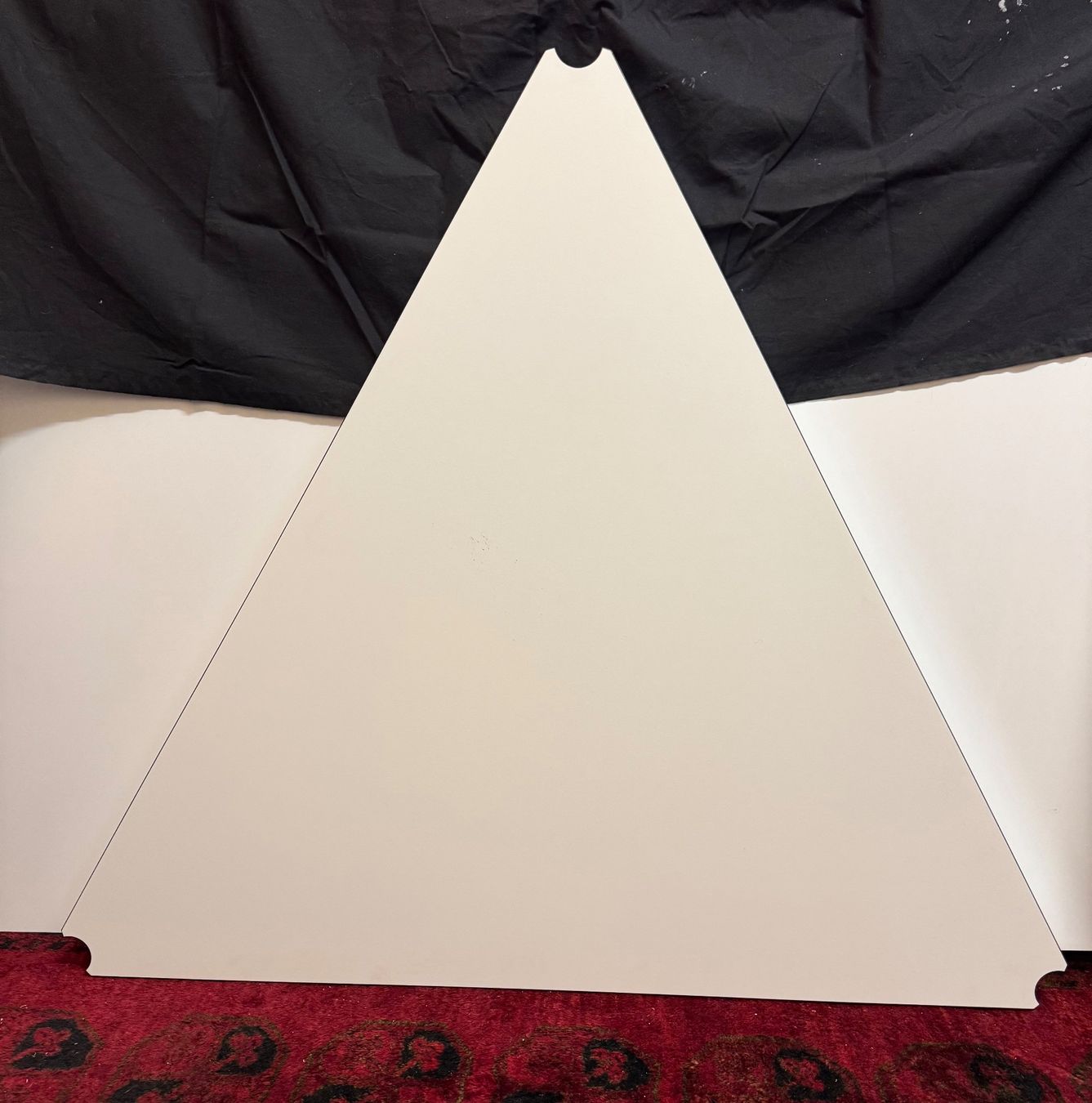 USM Tische: USM Haller – Table triangle 100 x 100 x 100 cm – Gebraucht aus Biel/Bienne von Philemon02 2